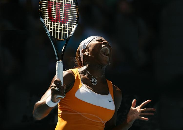 Comeback. Serena Williams var i store problemer i sine kvartfinale, men pludselig kørte alt for hende. 