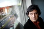 Flersporet. Tabish Khair arbejder med flere historier,  som først ikke synes at hænge sammen, men som er forbundne, når man læser bogen igennem. Foto: Rasmus Baaner 