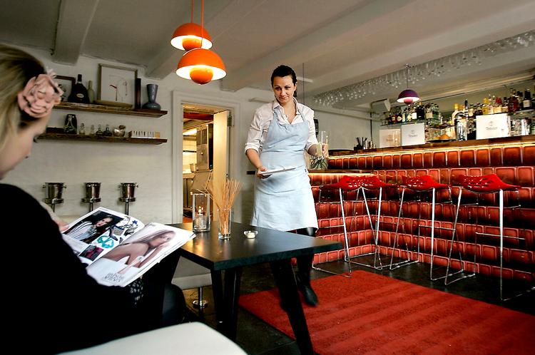 Tender Copenhagen opfatter sig selv som en af de mest »cutting edge« barer og restauranter i hele Europa. Men lækkerheden kommer til at ose mere af koncept end af kærlighed. Foto: Finn Frandsen 