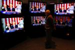 SOTU. Tv-skærme transmitterer Obamas State of the Union-tale, populært kaldet SOTU. 