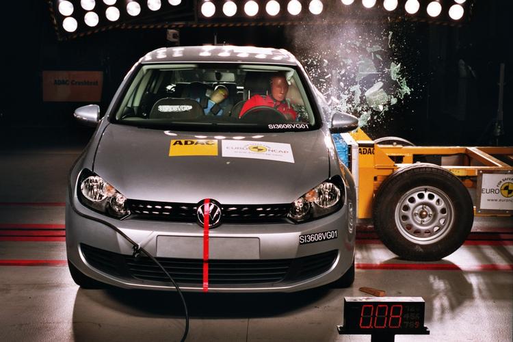 Vinder. VW Golf er af Euro NCAP udnævnt til den mest sikre blandt de biler, der blev crashtestet i 2009. Foto: Euro NCAP 
