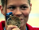 Forbrugerne har ikke vundet guld, men næsten. Den lave rente sparede sammenlagt danske husholdninger for 8,3 milliarder kroner i renteudgifter i 2009. Før skat. 