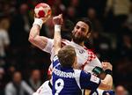 dirigenten. OL-guld, VM-guld og tre sølvmedaljer har nu 30-årige Ivano Balic vundet med det kroatiske landshold, der i Østrig har vundet fire kampe og har spillet uafgjort med Island (billedet). 