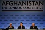 Kai Eide, der er leder af FN's mission i Afghanistan, har holdt møde med taleban-ledere. Her ses han til højre under dagens Afghanistan-konference i London. 