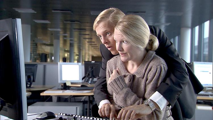 Pirater. Filmen 'Blå mænd' er blevet ulovligt downloadet mellem 75.000 og 100.000 gange. Det har fået filmens producent til at kræve strengere straffe for ulovlig download. Foto fra filmen 
