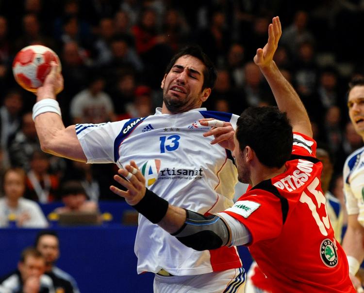 gigant. Nikola Karabatic var kampens store spiller, da Frankrig vandt stort over Island i EM-semifinalen. 