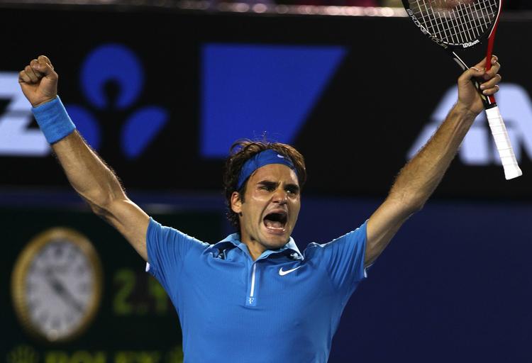 imponerende. Roger Federer kunne først juble efter en dramatisk tiebreak i tredje sæt. Men så var den 16. grandslam-titel også i hus. 
