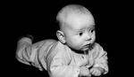 Kravlende baby