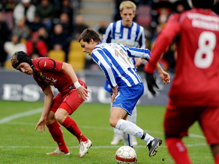 krumtap. Morten Karlsen (tv) skal fremover hjælpe Randers i overlevelseskampen i Superligaen. Arkivfoto. 
