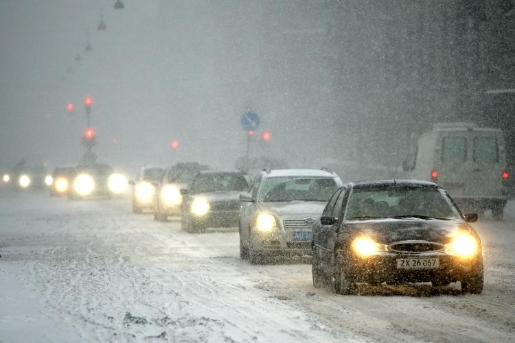 VINTERFØRE: Sne og is ved Rådhuspladsen i København. 