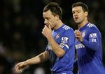 kaptajnen. John Terry (tv) er både anfører for Chelsea og England. Men en udenomsægteskabelig affære kan ødelægge hans rolle på landsholdet. Arkivfoto. 