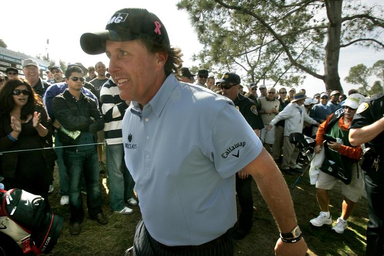 Anklaget. En kollega, Scott McCarron, kalder Phil Mickelson en snyder på grund af et golfjern. Mickelson overvejer at slæbe McCarron i retten. Arkivfoto. 