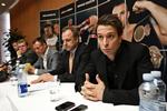 Afvist. Team Sauerland har ikke stjålet Kim Poulsen fra Risum Boxing, fastslår boksestaldens forretningsfører Chris Meyer (nr. 2 fra højre). Arkivfoto. 