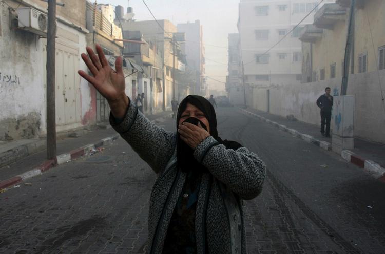 Israel overvejer at indlede en propagandakrig i kølvandet på debatten om ulovlig brug af hvid fosfor mod palæstinensere i Gaza. 