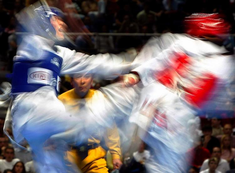 støtte. Det er svært at finde midlerne til at finansiere træningsindsatsen op til et stort mesterskab. En new zealandsk taekwondo-kæmper skaffer sig penge ved bordel-drift. Arkivfoto. 