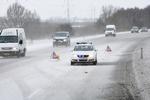 UHELD. Politiet spærrede Køge Bugt-motorvejen på grund af havarerede lastbiler. 