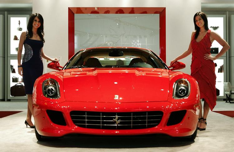 Ferrari 599 GTB Fiorano får muligvis et økoløft i fremtiden. Med delvis eldrift bliver den en hel del mere økonomisk. 