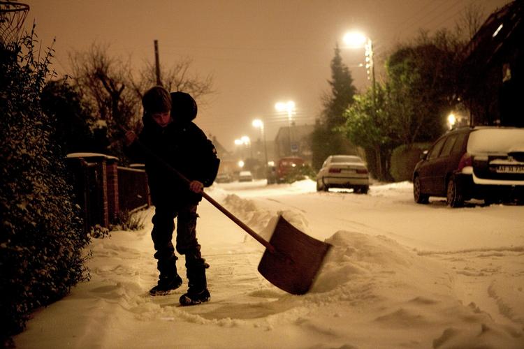 Praktisk. Sneskovlen fra Zink-Lysbro kan erhverves for 149,95 de fleste steder. 