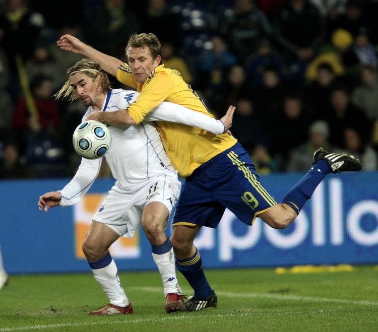 udlændinge. To af de udlændinge, der atter kan mødes i den kommende halvsæson er brasilianeren Cesar Santin og hollænderen Remco van Schaaf, men der er blevet færre af dem. Arkivfoto. 