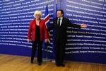 Island. EU-kommissions formand Jose Manuel Barroso mødtes i dag til et uformelt møde med den islandsake premierminister Johanna Sigurdardottir. 