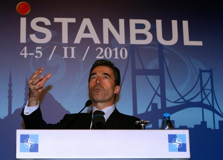 Nato. Den danske generalsekretær sagde på mødet i Istanbul, at situationen i Afghanistan nu ikke længere forværres efter et »svært år« i 2009. 