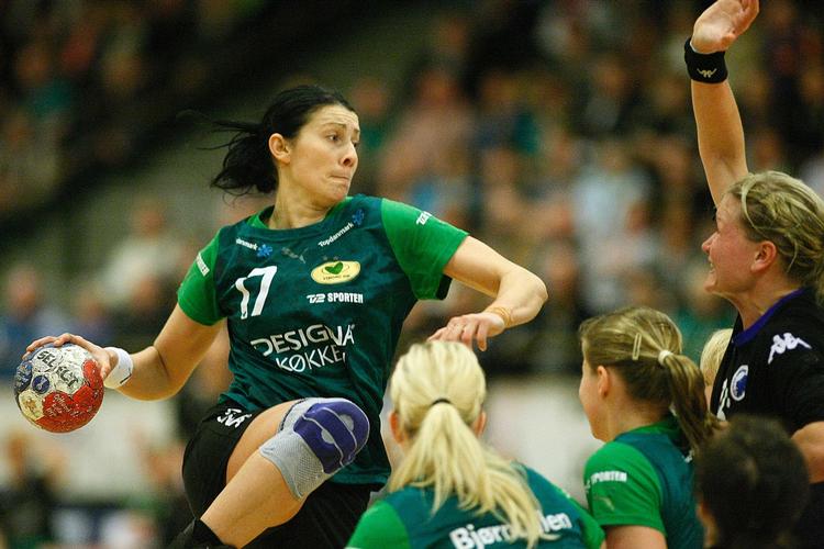 matchvinder. I næstsidste minut fik Bojana Popovic scoret til 30-29, der blev Champions League-kampens slutresultat. Arkivfoto. 