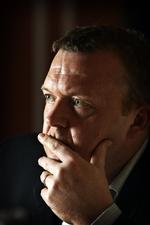 valgnederlag? Statsminister Lars Løkke Rasmussen får hård kritik af sine egne, der er begyndt at tvivle på, at  han kan vinde det næste valg. 