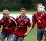 bejlere. Kjær, Bendtner og Chr. Poulsen kæmper med holdkammeraterne Thomas Sørensen og Jakob Poulsen om titlen som årets spiller. 