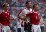 målscorere. Da Danmark i 2003 vandt det seneste indbyrdes opgør mod Norge med 1-0, scorede Jesper Grønkjær (th.) efter fem minutter. Ni måneder tidligere havde John Carew (i midten) i overtiden sikret Norge 2-2 i Oslo. Arkivfoto. 