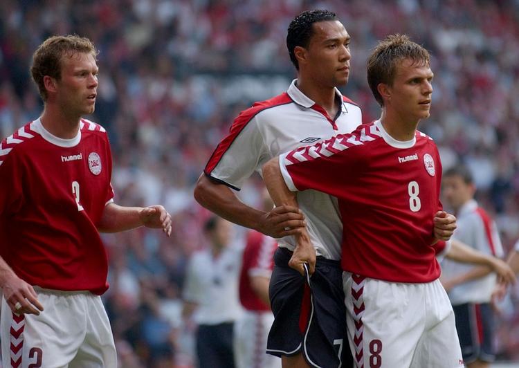 målscorere. Da Danmark i 2003 vandt det seneste indbyrdes opgør mod Norge med 1-0, scorede Jesper Grønkjær (th.) efter fem minutter. Ni måneder tidligere havde John Carew (i midten) i overtiden sikret Norge 2-2 i Oslo. Arkivfoto. 