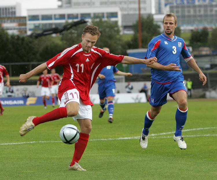 1-0. I 2006 kom Danmark hurtigt foran 1-0 mod Island, da Dennis Rommedahl blev sendt af sted på højrekanten af Thomas Gravesen. Arkivfoto. 