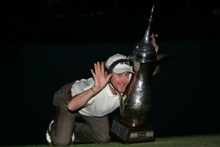 trofæ. Miguel Angel Jimenez sejrede i Dubais ørken. 