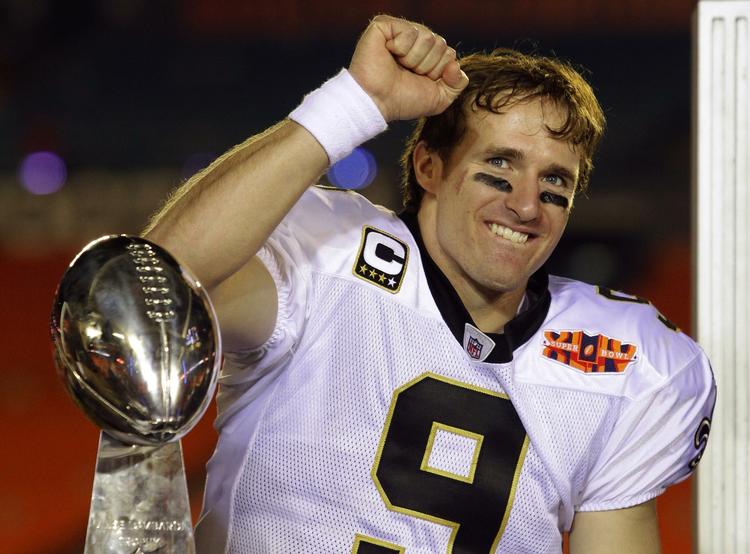 trofæet. New Orleans Saints' quarterback Drew Brees blev udråbt til kampens spiller i Super Bowl. 
