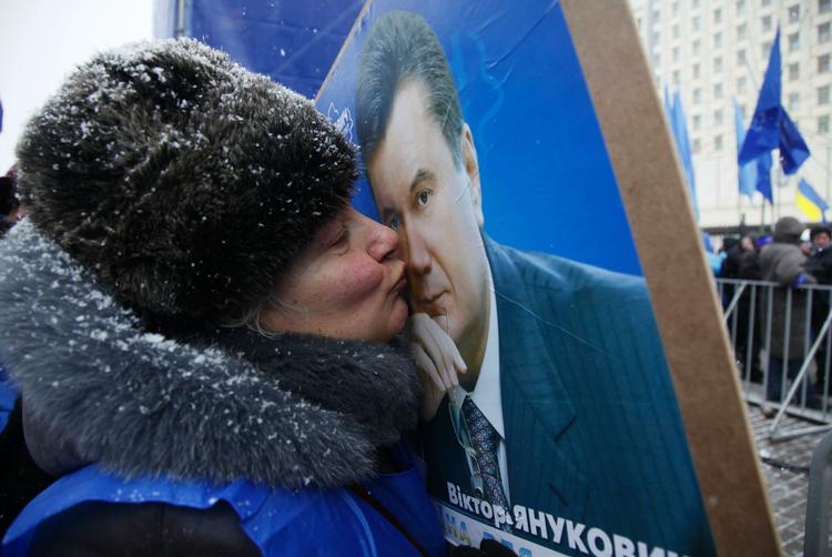 Ukraine Viktor Janukovitj har sejret i et et valg, som OSCE beskriver som ærligt og gennemsigtigt. 