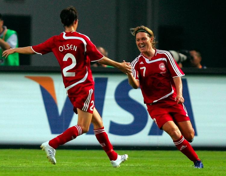 VM. Med sin eneste scoring i en VM-slutrunde bragte Cathrine Paaske Sørensen Danmark på 2-0 mod New Zealand i 2007. Arkivfoto. 
