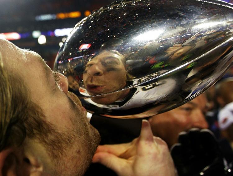 REKORD. Alle har så mange amerikanere set den samme tv-udsendelse, somda årets Super Bowl løb over fjernsynsskærmene. 