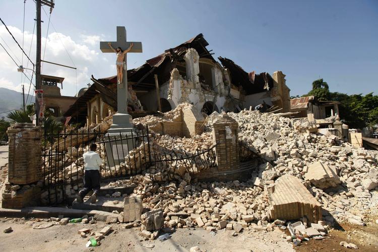 Katastrofe. Redningsarbejdet i Haiti fortsætter - og der er stadig plads til små mirakler. 