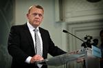 Krydsild. Lars Løkke skal bruge dagens pressemøde til at overbevise vælgerne om, at han er i stand til at komme sig over krisen, vurderer Hans Engell. 