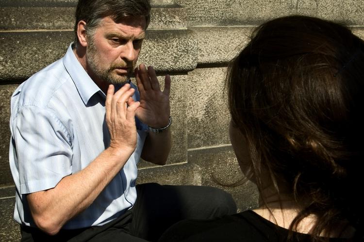 USERIØS. Forsvarsordfører Karsten Nonbo (V) lader sig ikke ryste af Holger K. Nielsens (SF) udtalelser. 