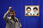 Omstridt. Anti-regeringsdemonstrationer begyndte efter præsidentvalget 12. juni, hvor den siddende præsident, Mahmoud Ahmadinejad, genvandt posten. Her ses præsidenten under klimatopmødet i København. 