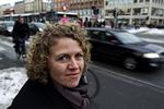 35-årige Gunilla Harms gik akut ned med stress efter heftige år som overskudsmor og et krævende job som jordemoder. Nu har hun lært at slappe - lidt - mere af. 