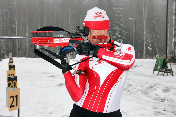 skarpskytte. Øystein Slettemark har indstillet sigtekornet på den olympiske skiskydningskonkurrence. Arkivfoto: DIF 