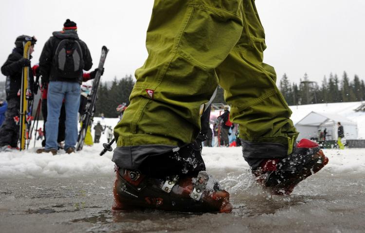 Sjap. De alpine konkurrencer er regnet væk under den første olympiske weekend i Whistler. Arkivfoto. 