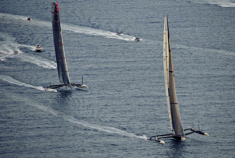 kongeklassen. BMW Oracle BOR 90 (th) vandt America's Cup foran Swiss Alinghi 5 ved Valencias kyst. 