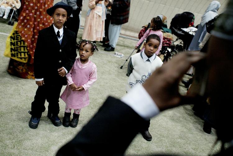 FEST. Danske folkeskoler giver ekstra fridage i forbindelse med religiøse fester. Her er det førstedagen af tre dages fest kaldet eid al-fitr, som er afslutningen på fastemåneden - ramadanen. Arkivfoto 