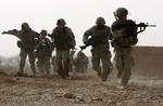 Offensiv. Amerikanske styrker i ildkamp i går med oprørere i en støtteaktion i forbindelse med offensiven mod Marjah i det sydlige Afghanistan. 