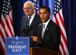 Uambitiøst. Hvis Barack Obama for alvor vil gøre noget ved de problemer, som skabte det finansielle kollaps, skal der formentlig andre metoder til, end dem han og tidligere centralbankformand, Poul Volcker (tv.), disker op med. Foto: Charles Dharapak 