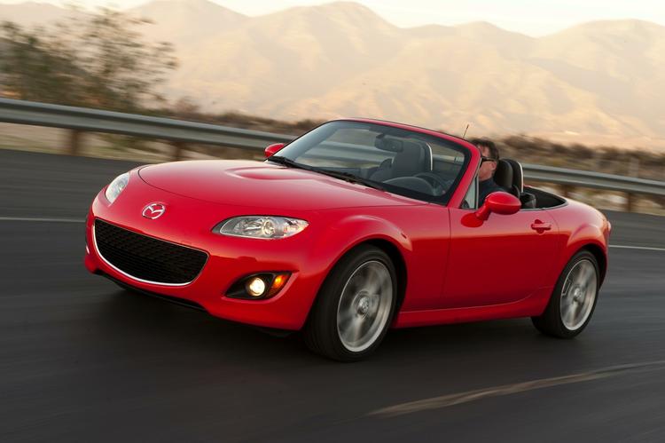 Enlig. En enkelt dansker fik sig en ny Mazda MX-5 i januar. Vedkommende glæder sig nok til foråret. 