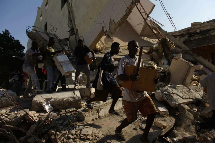 En foreløbig rapport fra udviklingsorganisationen Inter-American Development Bank vurderer, at Haiti er så massivt ødelagt, at det vil koste 74 milliarder at genopbygge landet. Foreløbigt har omverdenen doneret 10 milliarder til Haiti. 