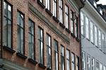 Unge boligsøgende betaler i dag penge under bordet hos 12 procent af udlejerne, og bliver i sidste ende snydt af hver fjerde udlejer når de fraflytter, viser en undersøgelse. 